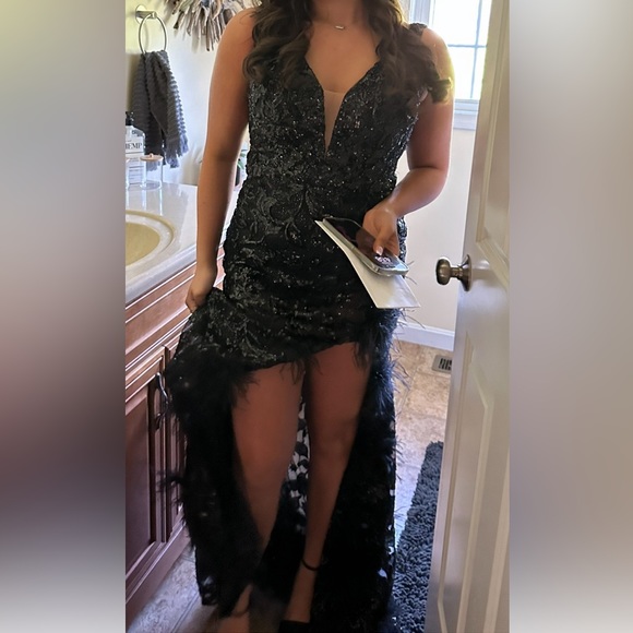 🌿 AMARRA Prom dress. Fits sizes 2-10. Worn once. - Picture 1 of 12